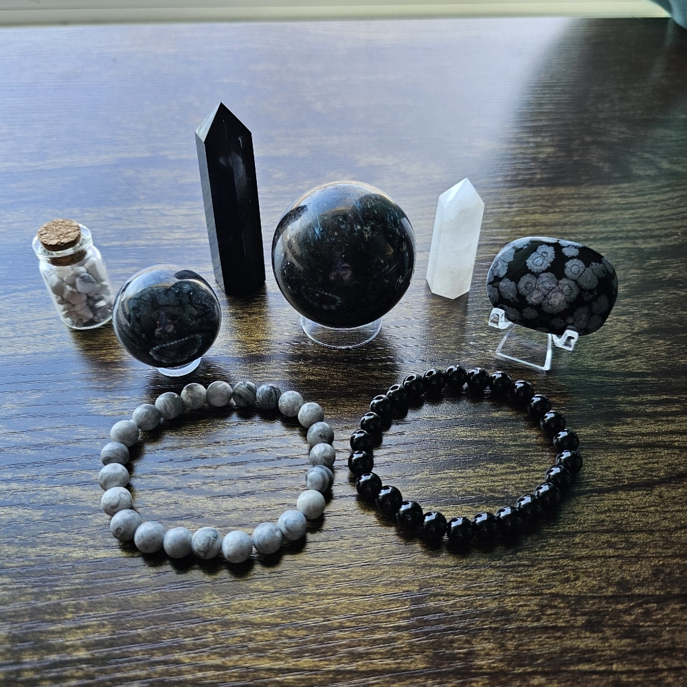 8 Pc Black, White, & Gray Crystal Collection Bundle